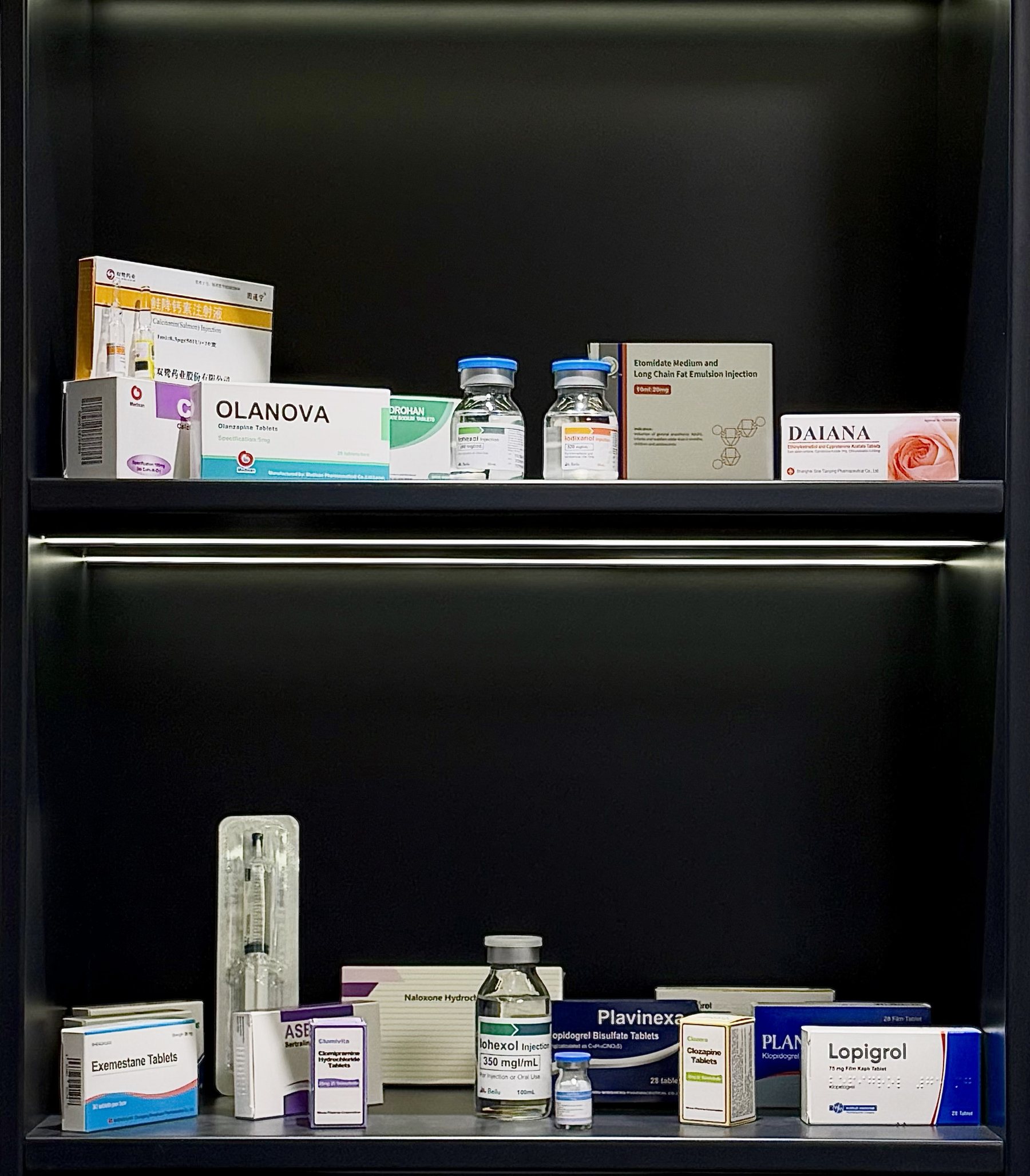Hanpars medicines on the display shelves at the Tehran office